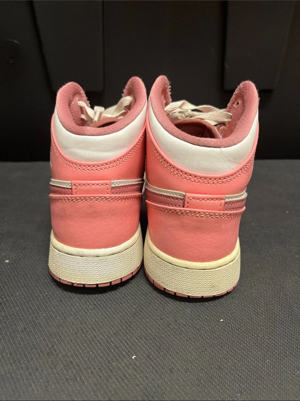 Air Jordan 1 Mid GS Coral Chalk/Desert Berry-White Size 6.5Y DQ8423 616 (B11)